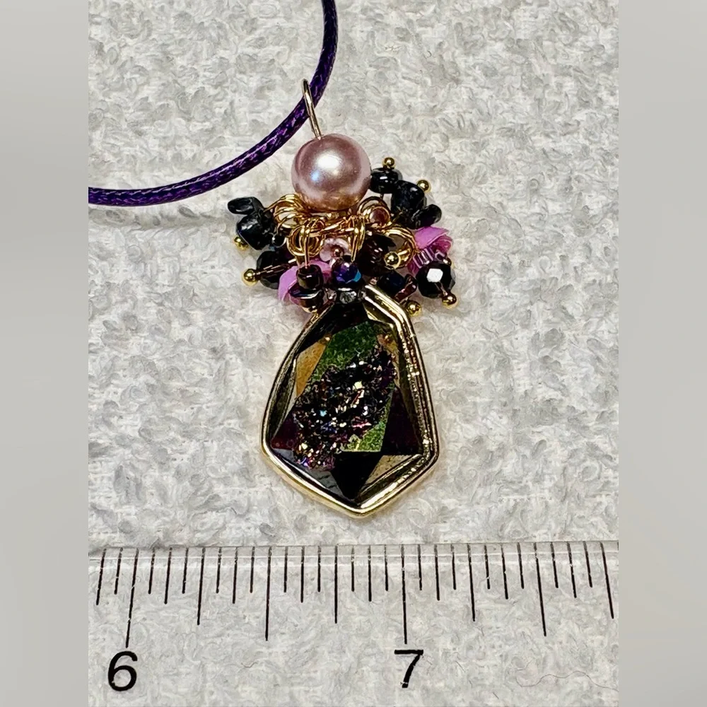 💜Elegant  PURPLE titanium resin druzy and Gold Pendant Necklace - Picture 8 of 9